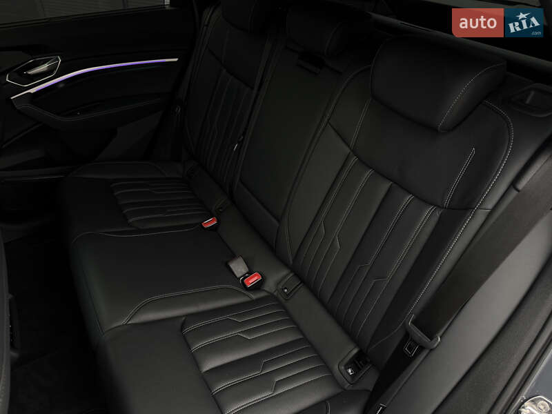 Внедорожник / Кроссовер Audi SQ8 e-tron 2023 в Мукачево