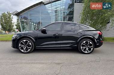 Внедорожник / Кроссовер Audi SQ8 Sportback e-tron 2023 в 