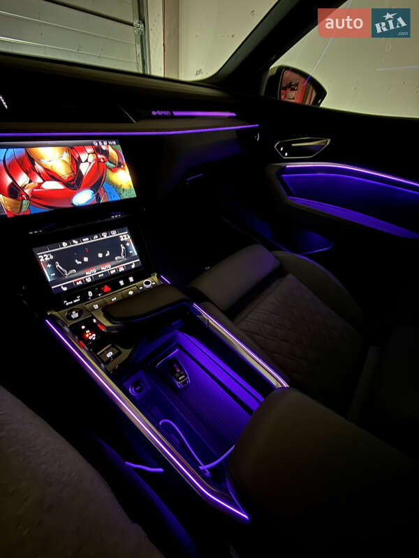 Позашляховик / Кросовер Audi SQ8 Sportback e-tron 2023 в Києві