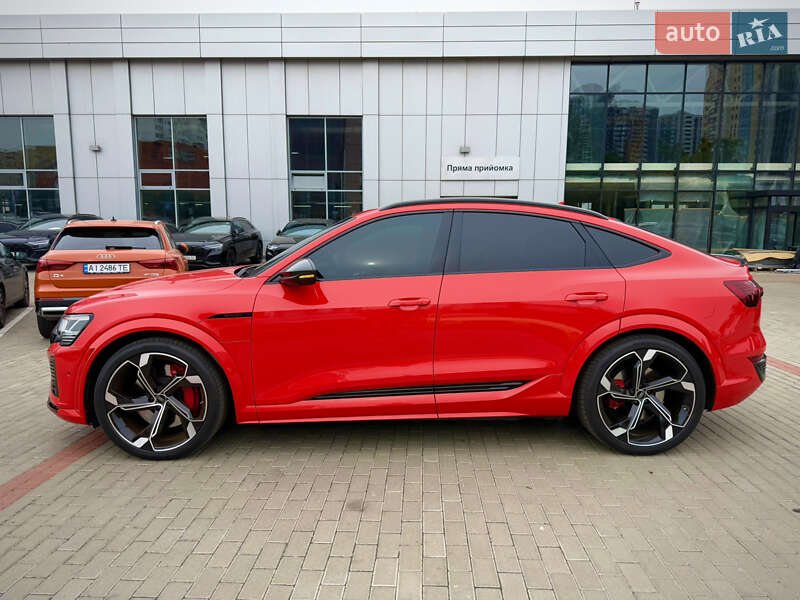 Внедорожник / Кроссовер Audi SQ8 Sportback e-tron 2023 в Киеве