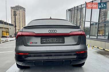 Внедорожник / Кроссовер Audi SQ8 Sportback e-tron 2024 в  фото 13 Внедорожник / Кроссовер Audi SQ8 Sportback e-tron 2024 в