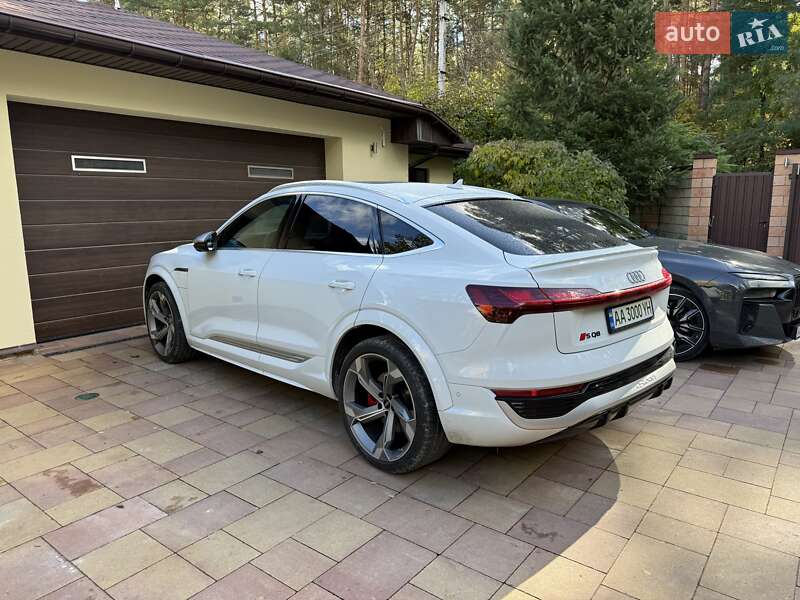 Позашляховик / Кросовер Audi SQ8 Sportback e-tron 2023 в Києві