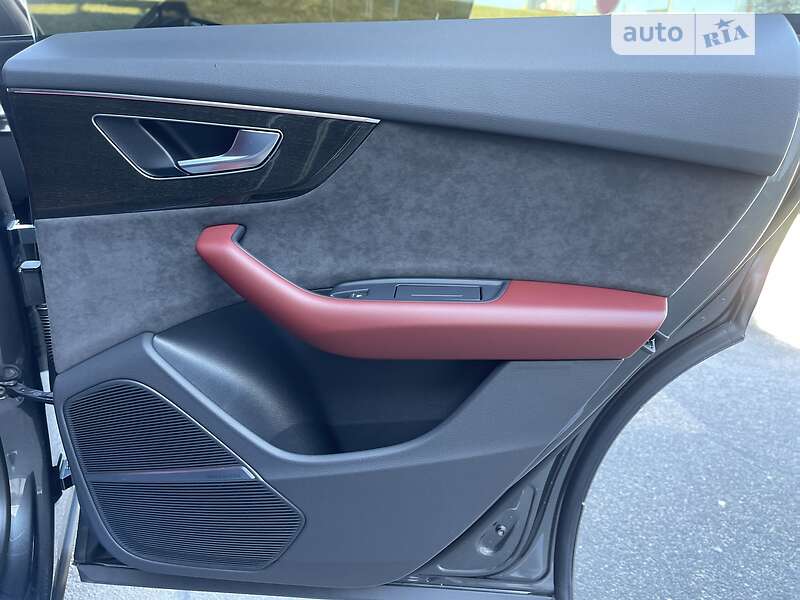 Внедорожник / Кроссовер Audi SQ8 2022 в Киеве