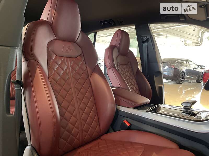Позашляховик / Кросовер Audi SQ8 2021 в Києві