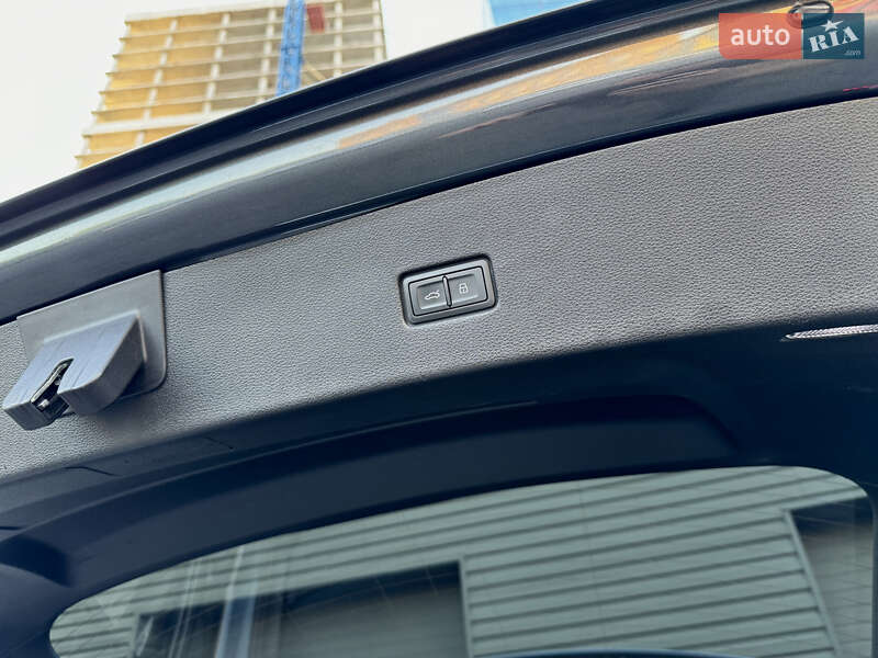 Внедорожник / Кроссовер Audi SQ8 2020 в Киеве