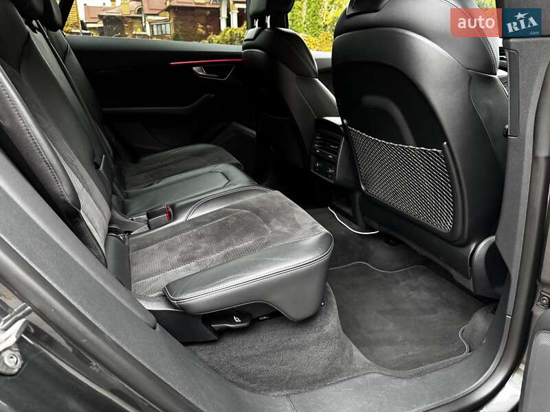 Внедорожник / Кроссовер Audi SQ8 2020 в Киеве