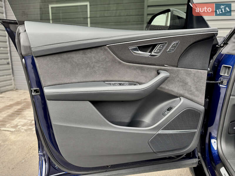 Позашляховик / Кросовер Audi SQ8 2021 в Києві