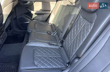 Позашляховик / Кросовер Audi SQ8 2022 в 