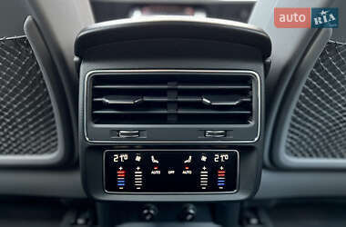 Позашляховик / Кросовер Audi SQ8 2021 в 