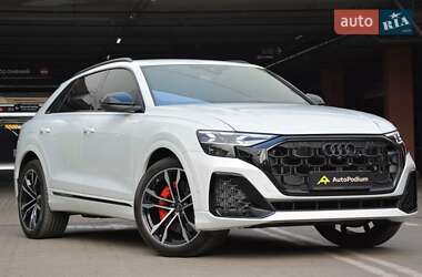 Позашляховик / Кросовер Audi SQ8 2024 в 