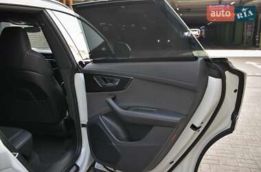 Позашляховик / Кросовер Audi SQ8 2024 в 