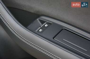 Позашляховик / Кросовер Audi SQ8 2024 в 