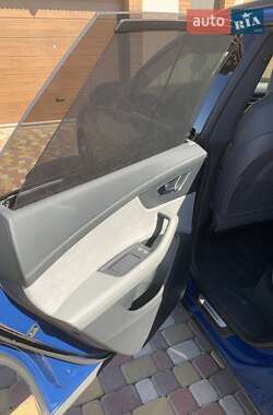 Внедорожник / Кроссовер Audi SQ8 2024 в 