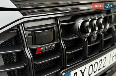 Внедорожник / Кроссовер Audi SQ8 2021 в 