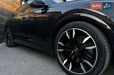 Позашляховик / Кросовер Audi SQ8 2020 в 