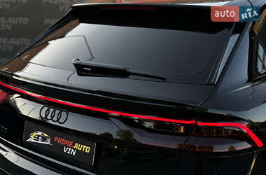 Позашляховик / Кросовер Audi SQ8 2020 в 