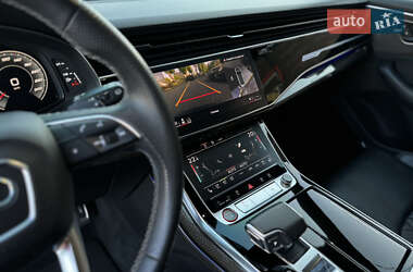 Позашляховик / Кросовер Audi SQ8 2020 в 