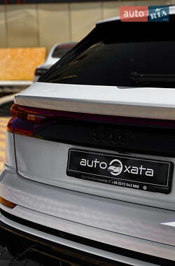 Внедорожник / Кроссовер Audi SQ8 2020 в 