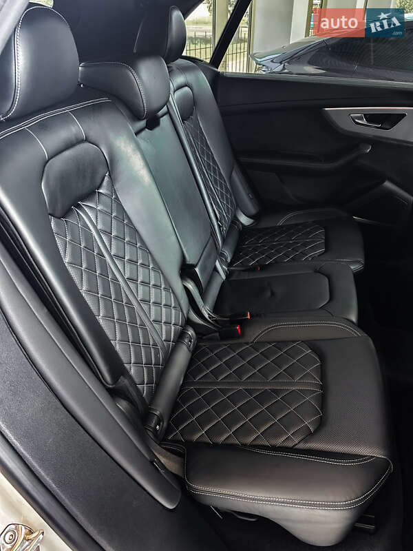 Внедорожник / Кроссовер Audi SQ8 2020 в Николаеве