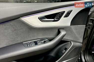 Внедорожник / Кроссовер Audi SQ8 2024 в 