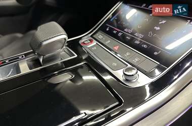 Внедорожник / Кроссовер Audi SQ8 2024 в 