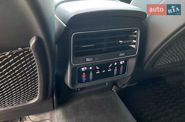 Внедорожник / Кроссовер Audi SQ8 2020 в 