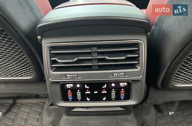 Внедорожник / Кроссовер Audi SQ8 2021 в 