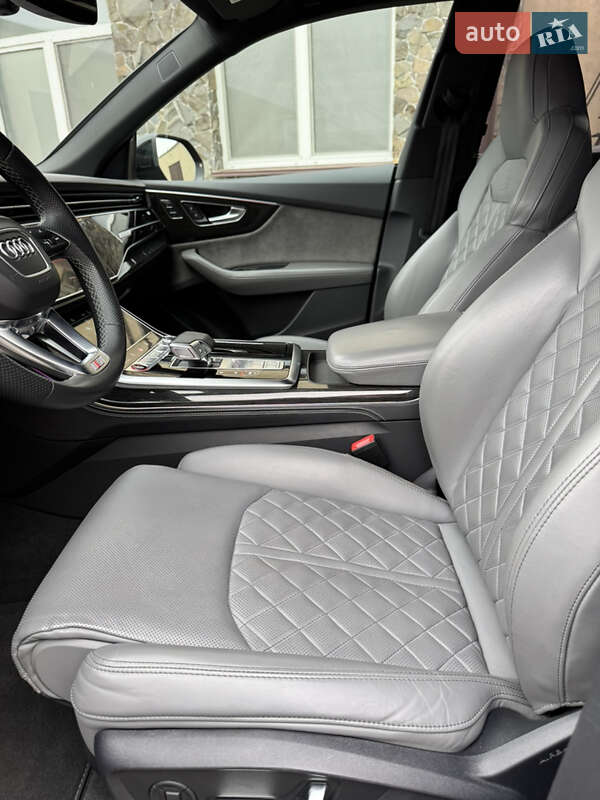 Внедорожник / Кроссовер Audi SQ8 2020 в Владимире