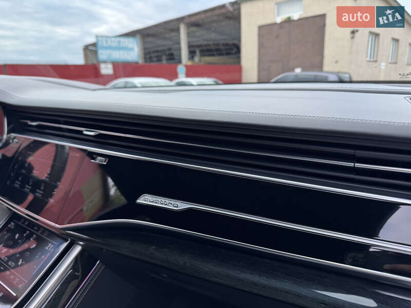 Внедорожник / Кроссовер Audi SQ8 2020 в Владимире