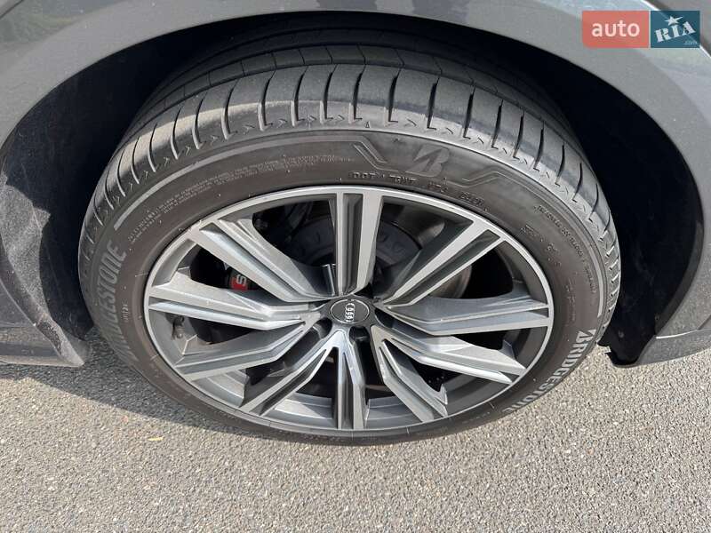 Внедорожник / Кроссовер Audi SQ8 2020 в Киеве