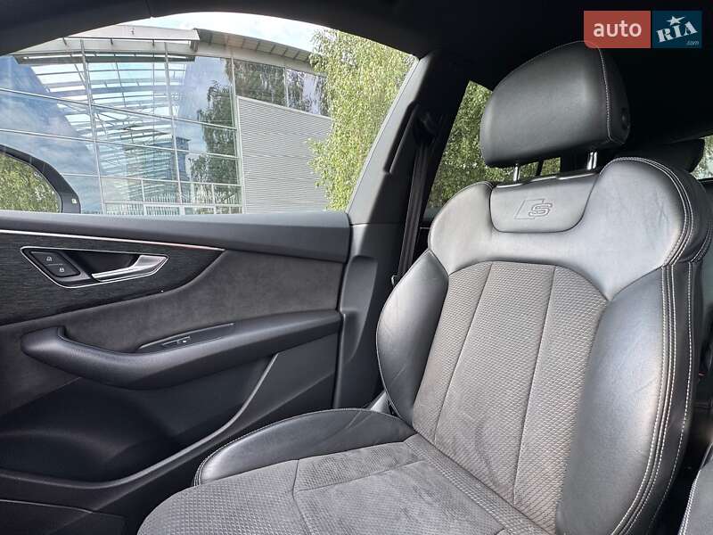 Внедорожник / Кроссовер Audi SQ8 2020 в Киеве