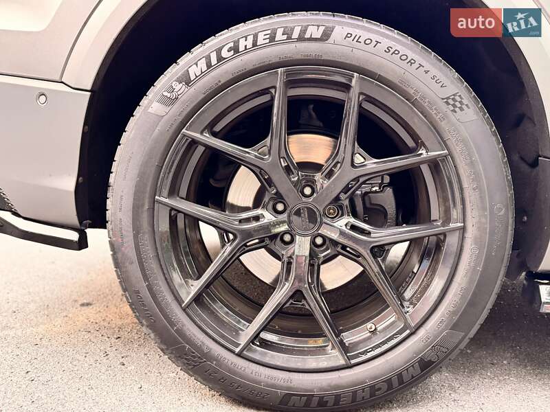 Внедорожник / Кроссовер Audi SQ8 2021 в Киеве