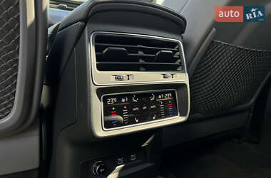 Внедорожник / Кроссовер Audi SQ8 2020 в 