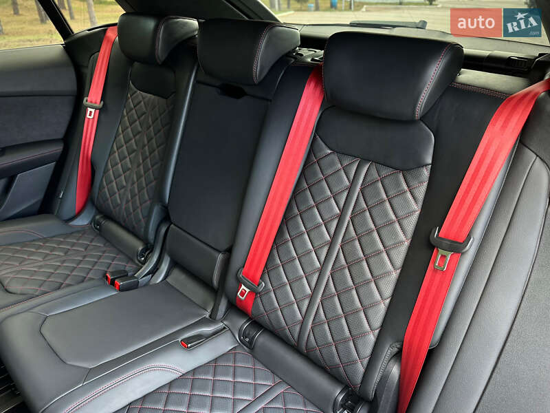 Внедорожник / Кроссовер Audi SQ8 2025 в Киеве
