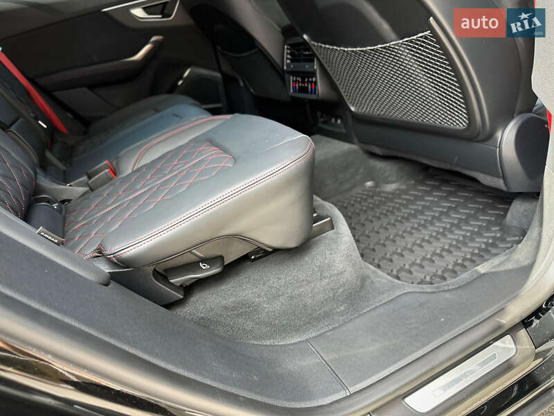 Внедорожник / Кроссовер Audi SQ8 2025 в Киеве