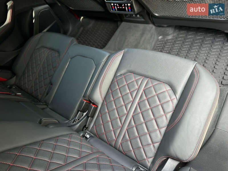 Внедорожник / Кроссовер Audi SQ8 2025 в Киеве