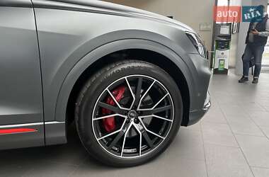Внедорожник / Кроссовер Audi SQ8 2021 в 