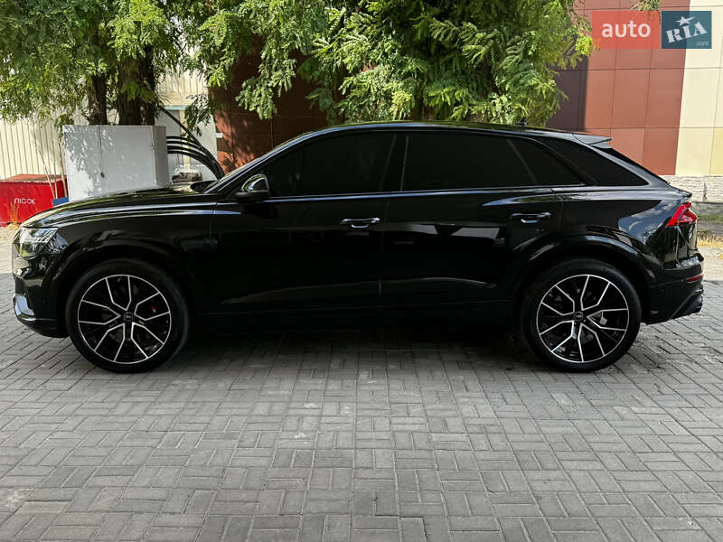 Позашляховик / Кросовер Audi SQ8 2021 в Дніпрі