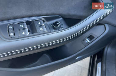 Внедорожник / Кроссовер Audi SQ8 2020 в 