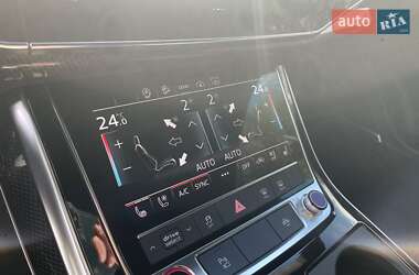 Позашляховик / Кросовер Audi SQ8 2021 в 