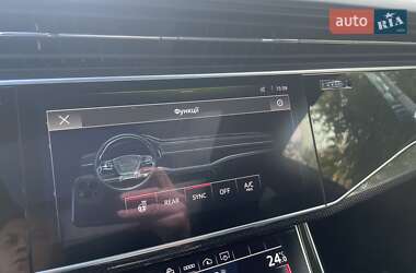 Позашляховик / Кросовер Audi SQ8 2021 в 