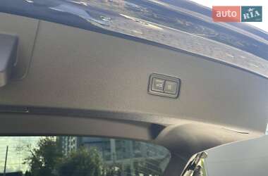 Позашляховик / Кросовер Audi SQ8 2021 в 