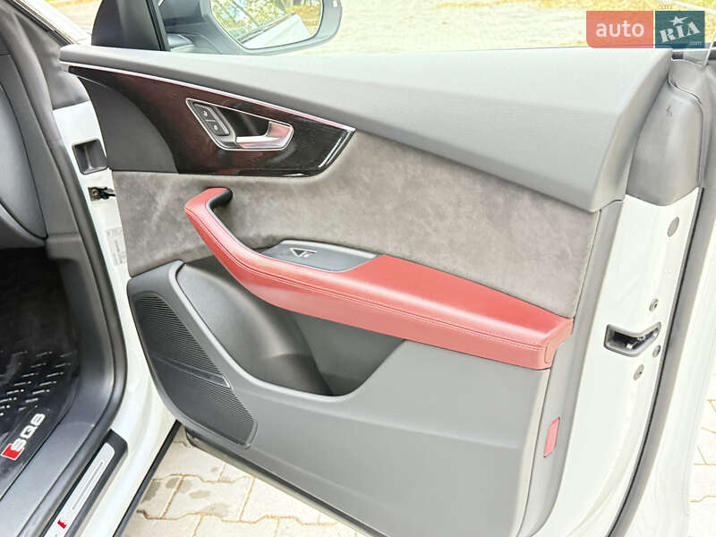 Внедорожник / Кроссовер Audi SQ8 2021 в Тернополе