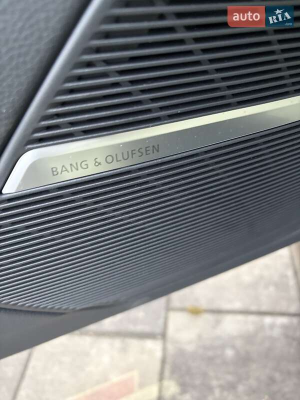 Позашляховик / Кросовер Audi SQ8 2025 в Києві фото 37 Позашляховик / Кросовер Audi SQ8 2025 в Києві