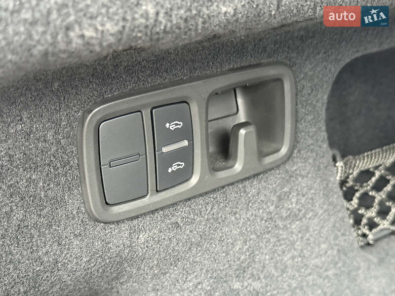 Позашляховик / Кросовер Audi SQ8 2019 в Рівному фото 66 Позашляховик / Кросовер Audi SQ8 2019 в Рівному