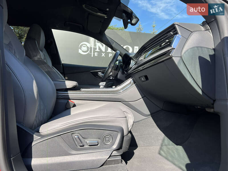 Позашляховик / Кросовер Audi SQ8 2020 в Львові