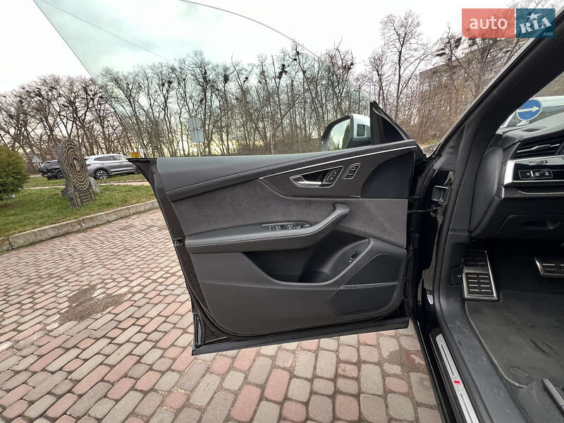 Внедорожник / Кроссовер Audi SQ8 2020 в Бердичеве фото 12 Внедорожник / Кроссовер Audi SQ8 2020 в Бердичеве