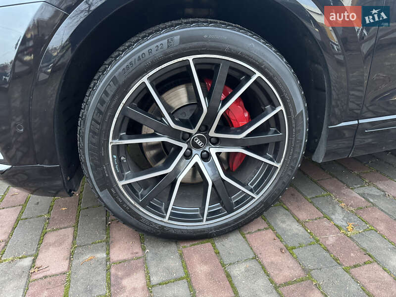 Внедорожник / Кроссовер Audi SQ8 2020 в Киеве