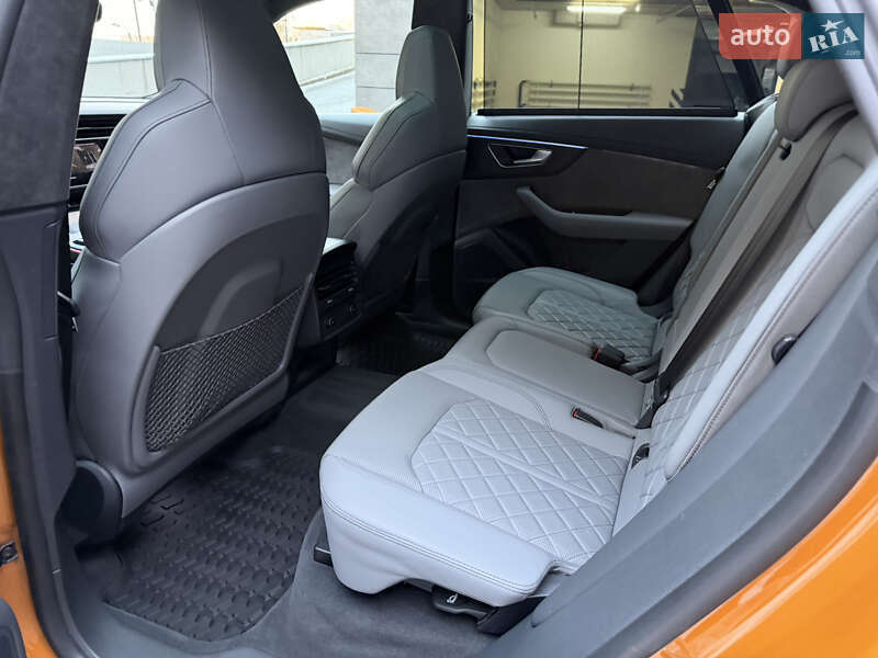 Внедорожник / Кроссовер Audi SQ8 2021 в Киеве