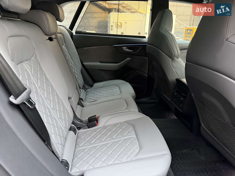 Внедорожник / Кроссовер Audi SQ8 2021 в Киеве